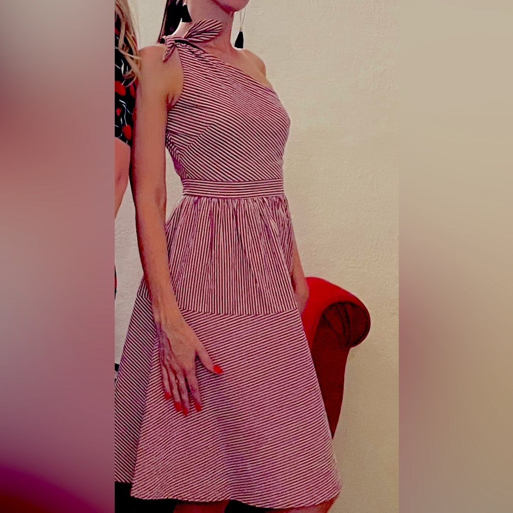 Gal Meets Glam Dress. Size 00